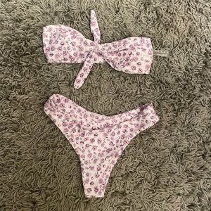 Strapless bathing suit